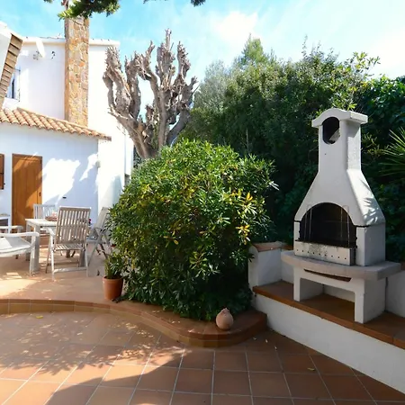 Villa Garbinell With Five In Lescala L' Escala