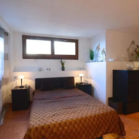 Villa Garbinell With Five In Lescala *