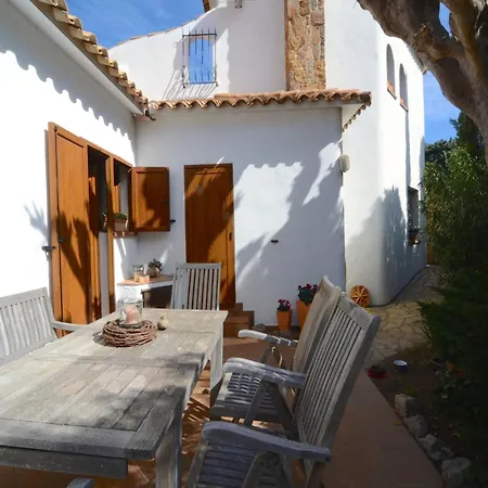 Garbinell With Five In Lescala Villa *